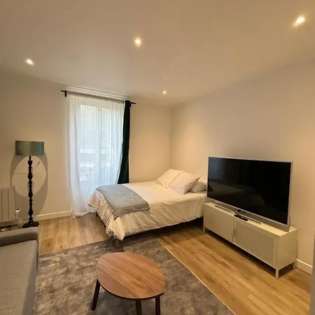 Le Joli Appartement - Parking Gratuit, Wifi, Rer C Choisy-Le-Roi Exterior photo